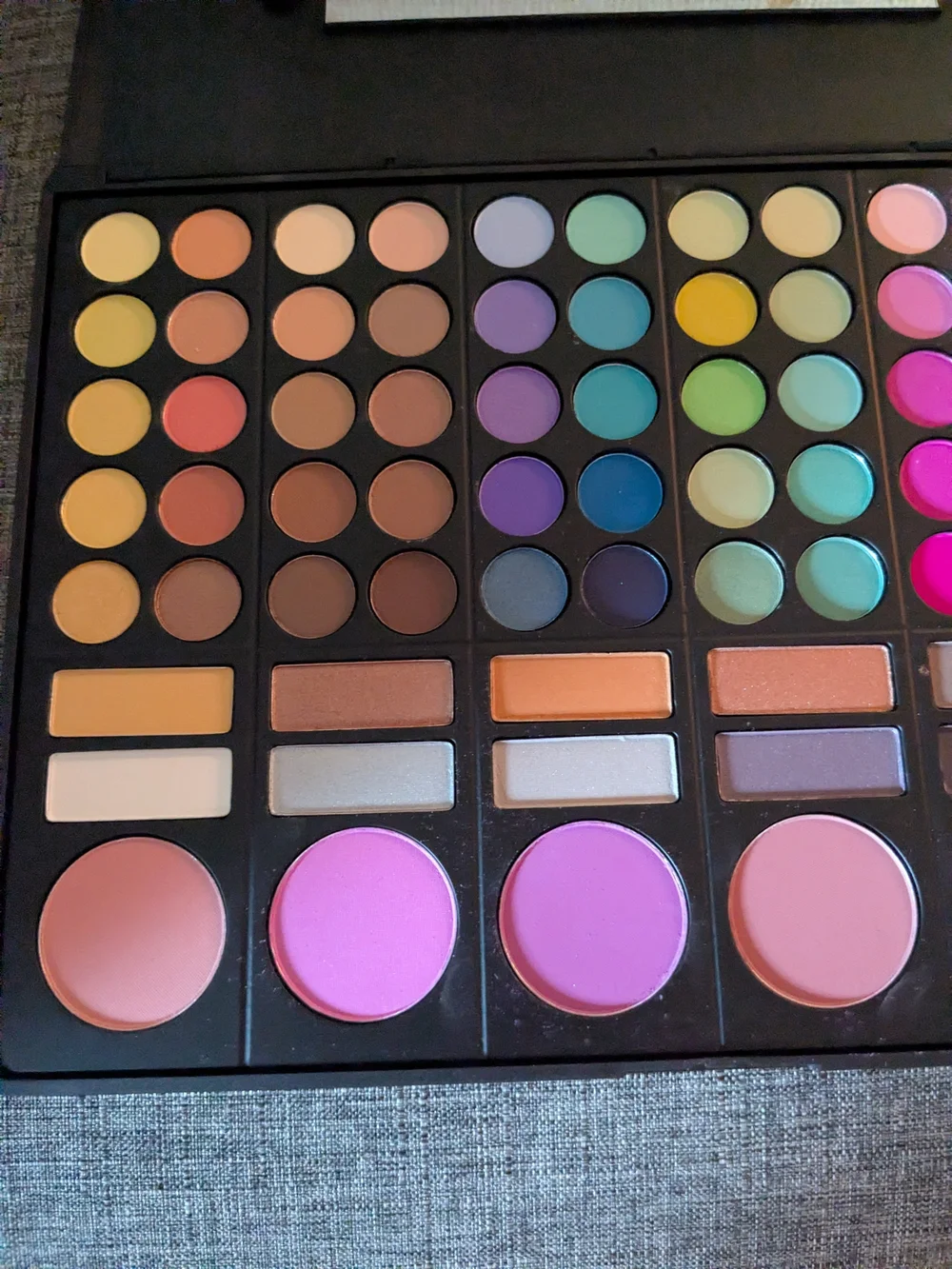 Coastal Scents Women Makeup Palette - Multi-Color Eyeshadows & Blushes